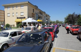 Auto d'epoca sulle vie del Rally-3